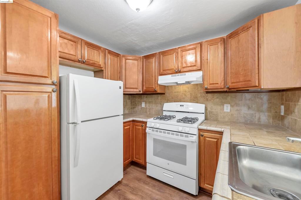 16 El Cerrito Ct