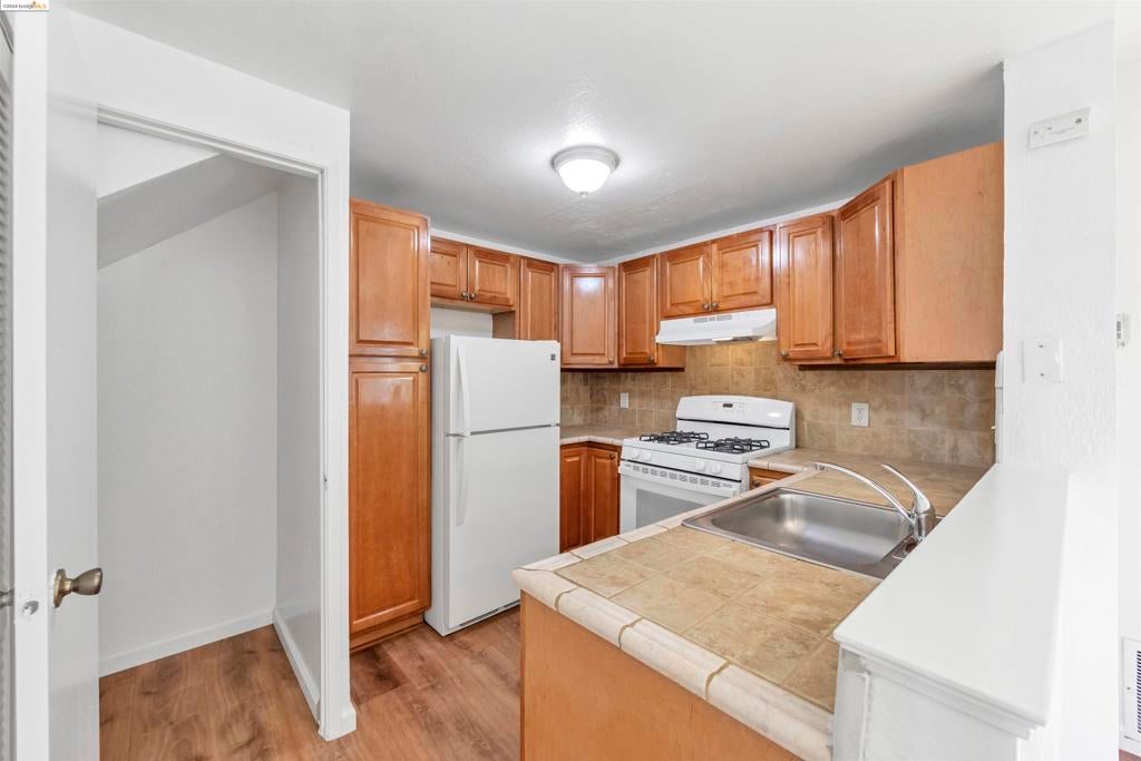 16 El Cerrito Ct
