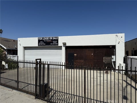 Photo of 1404 Alamitos AVE, Long Beach, CA 90813 (MLS # PW26139846)