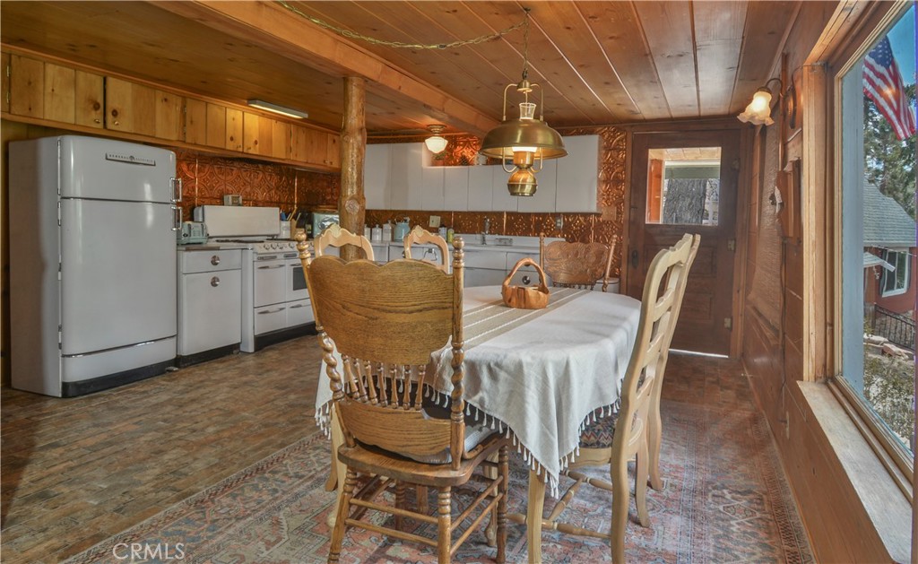33867 Cedar Oak Lane