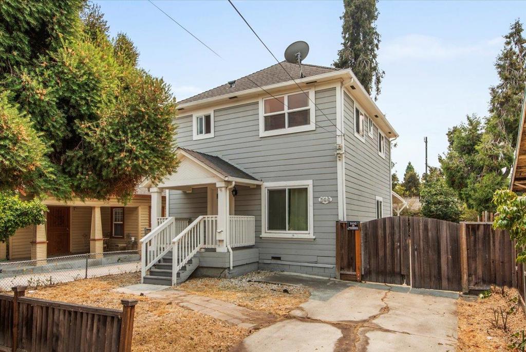 Beautifully remodeled single family house in Willow Glen. 4 bedrooms and 3 full bathrooms. Nice patio outside of living room, huge yard with extra storage shed. Hardwood floors throughout. No carpet. Easy to maintain. Maple kitchen cabinets and granite counter top. One large bedroom and one full bathroom downstairs. Master suite upstairs with modern looking barn door to the full bathroom. Hallway bathroom also beautifully remodeled. Double pane windows, central heating. Refrigerator, microwave, laundry machine, window curtains are all included. Long driveway with a fence gate. Plenty parking spaces. Close to restaurants and entertainments of Willow Glen downtown. Easy access to Hwy 280 & 87. Short stroll to San Jose downtown, Diridon Station, S. an Jose State University. Monthly rent $3600 including garbage. Security deposit $3600. Don't miss this nice move-in ready home!