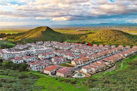 Photo of 246 San Miguel Island Drive, Camarillo, CA 93012 (MLS # SR26036279)