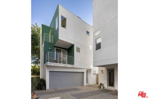 Photo of 1767 N New Hampshire Avenue, Los Angeles, CA 90027 (MLS # 25602501)