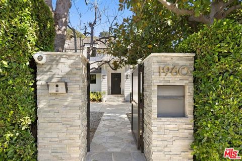 Photo of 1960 Coldwater Canyon Drive, Beverly Hills, CA 90210 (MLS # 25618371)