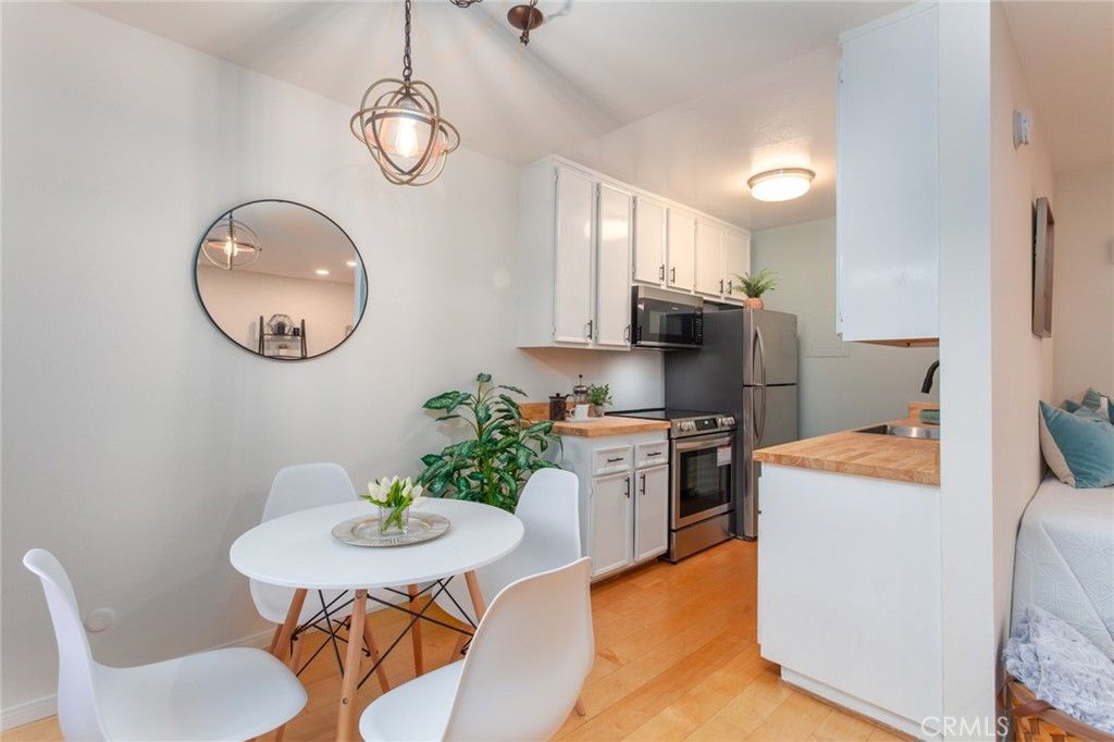 Photo of 1735 N Fuller Avenue #425, Los Angeles, CA 90046 (MLS # SR25000319)
