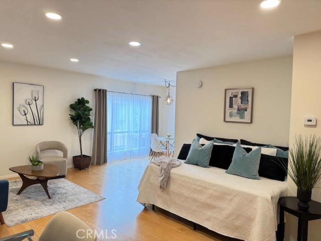 Photo of 1735 N Fuller Avenue #425, Los Angeles, CA 90046 (MLS # SR25000319)