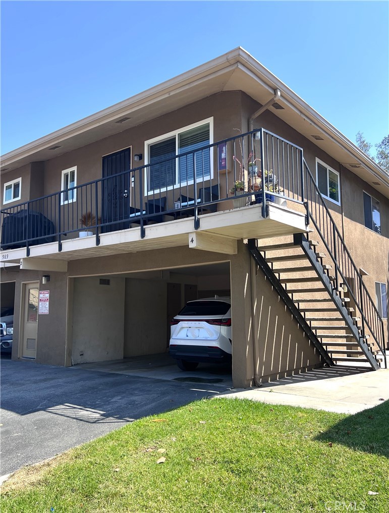 Welcome to this stylish, move-in ready 2-bedroom, 1-bath condo located in the vibrant city of Azusa. This charming unit has been thoughtfully upgraded with brand new dual-pane windows, modern vinyl flooring, and fresh interior paint, offering a clean, contemporary living space.
Enjoy the convenience of in-unit laundry, plus the added benefit of covered parking directly beneath the unit, which includes additional storage space.
Ideal for all types of buyers, this condo offers a low-maintenance lifestyle with close proximity to schools, shopping, dining, and the Metro Gold Line. Don't miss your opportunity to own a turn-key home in a well maintained community.