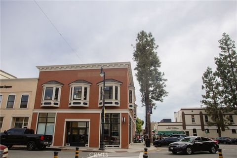 Photo of 10 Plaza Sq, Orange, CA 92866 (MLS # PW26084062)