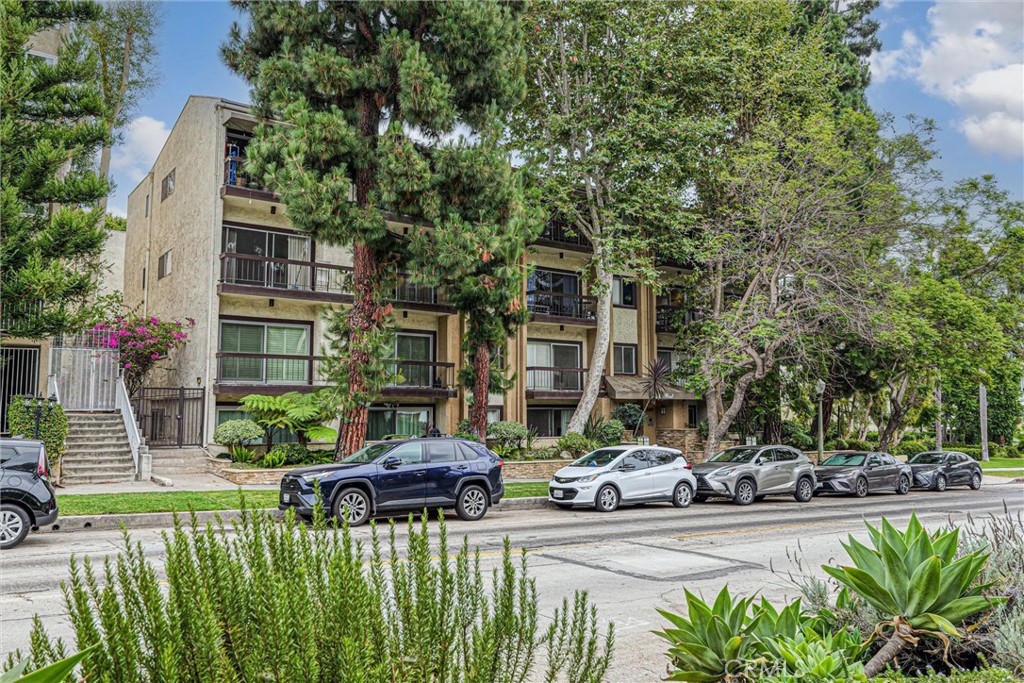 440 Veteran Avenue 406