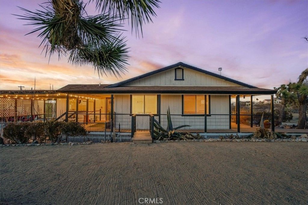 Photo of 59582 Sunflower Drive, Yucca Valley, CA 92284 (MLS # JT25242183)