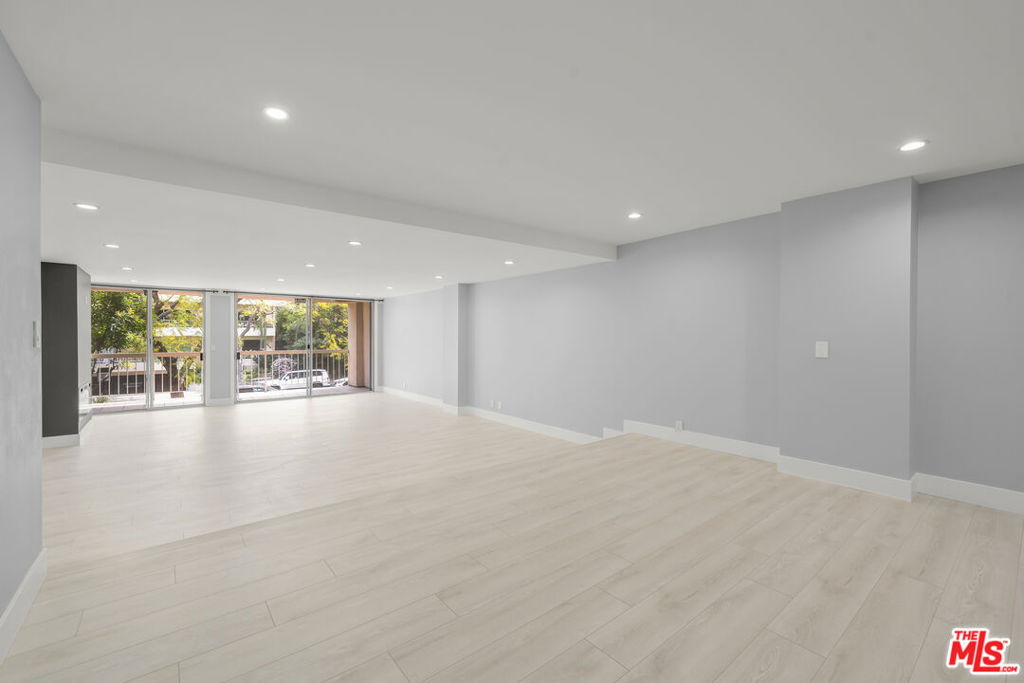 441 N Oakhurst Drive 206