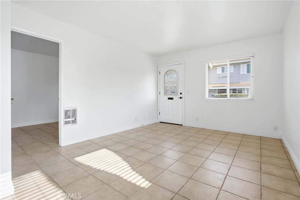 Huntington Bay (HBAY) - Residential Lease