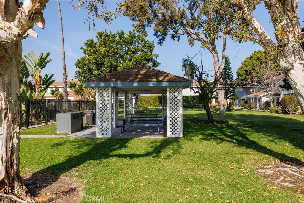 Huntington Bay (HBAY) - Residential Lease