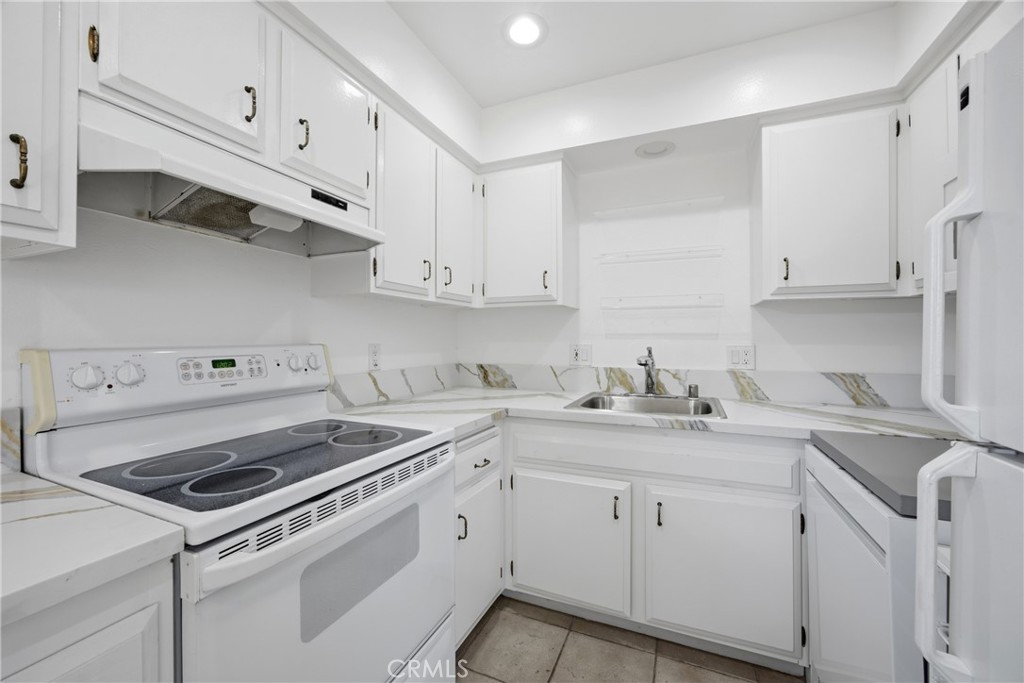 Huntington Bay (HBAY) - Residential Lease