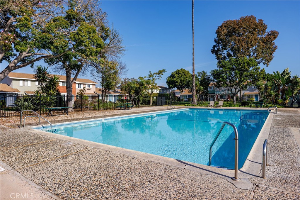 Huntington Bay (HBAY) - Residential Lease