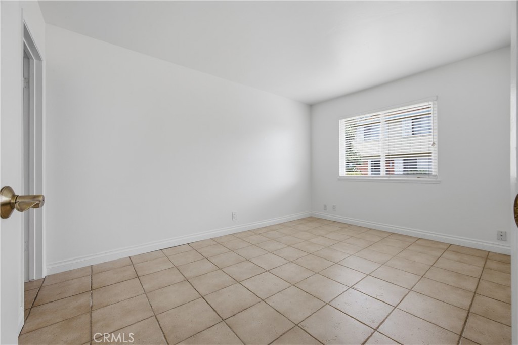 Huntington Bay (HBAY) - Residential Lease