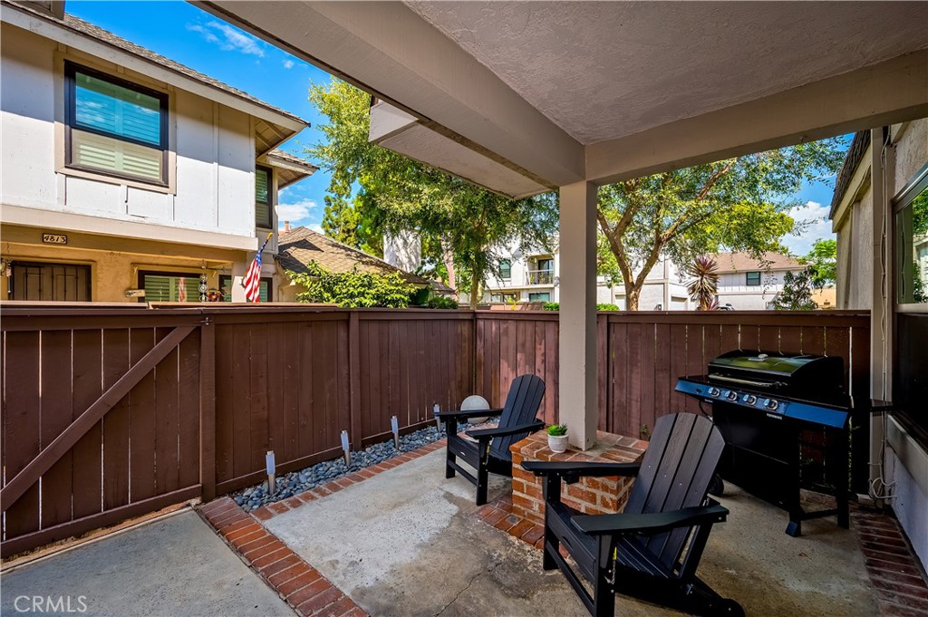 Influential Townhomes - Residential
