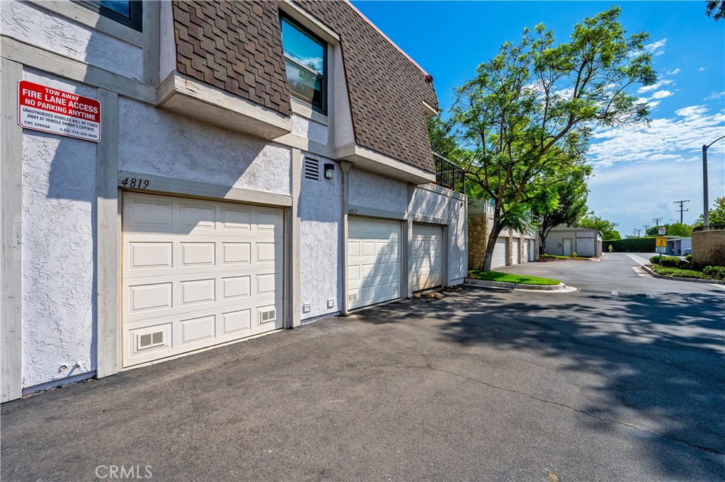 Influential Townhomes - Residential