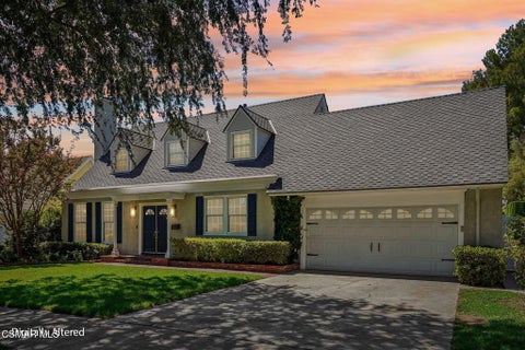 Photo of 9653 Oakdale Avenue, Chatsworth, CA 91311 (MLS # 226004165)