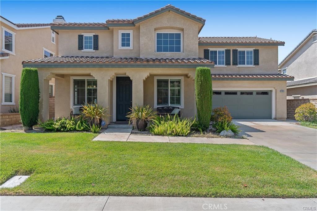 Welcome to this immaculate 4-bedroom residence, perfectly nestled in the highly sought-after cul-de-sac of Sonora Heights. From the moment you arrive, the spacious driveway and extended garage set the stage for the thoughtful design within.
Step inside to discover a beautifully maintained home featuring an open floor plan, ideal for both everyday living and entertaining. Enjoy breathtaking sunsets and city light views from the generous backyard—your private retreat after a long day.
Comfort is key, with newer, whisper-quiet HVAC systems providing year-round climate control. Custom upgrades throughout include elegant shutters, an attic fan, alarm system, surround sound, and a beautiful kitchen with granite countertops and double ovens.
The primary suite offers a peaceful escape, complete with dual sinks and a large walk-in closet. Three additional spacious bedrooms and a versatile loft provide sufficient room.
As a resident of Tesoro Del Valle, you’ll have access to exceptional community amenities: swimming pools, a clubhouse, gym, sports fields, recreation areas, and beautiful walking trails—all just minutes from top-rated schools, shopping, and dining.
This beautiful home is ready to welcome you!