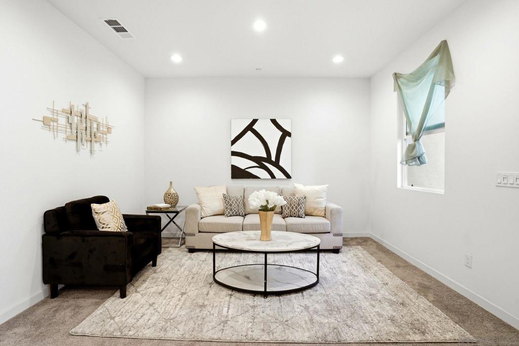 4129 Sitio Flor