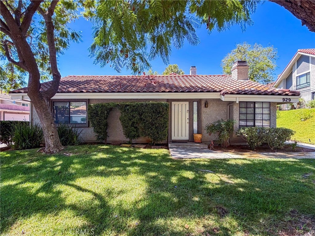 929 Thistlegate