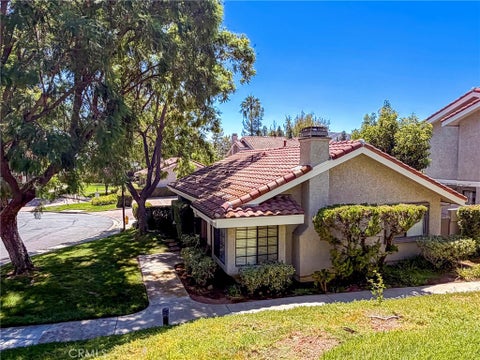 Photo of 929 Thistlegate RD, Oak Park, CA 91377 (MLS # PV26207698)