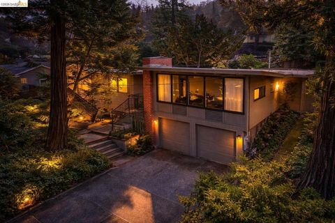 Photo of 558 Lakewood Cir Cir, Walnut Creek, CA 94598 (MLS # 41130645)