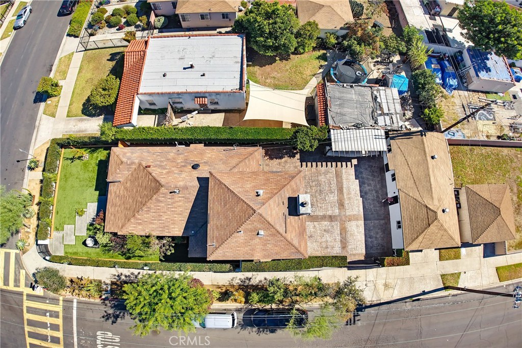 402 E 94th