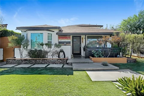 402 E 94th St, Los Angeles, CA 90003 - MLS#: DW25242988