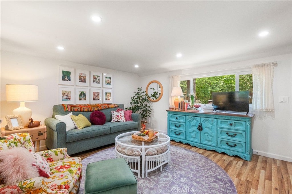 925 W Rainbow Boulevard