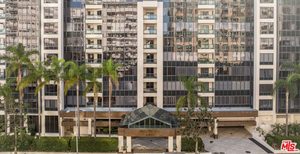 Photo of 10724 Wilshire Boulevard #1106, Los Angeles, CA 90024 (MLS # 26657661)