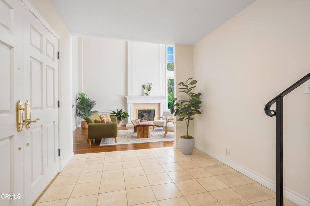 1095 Linda Glen Drive