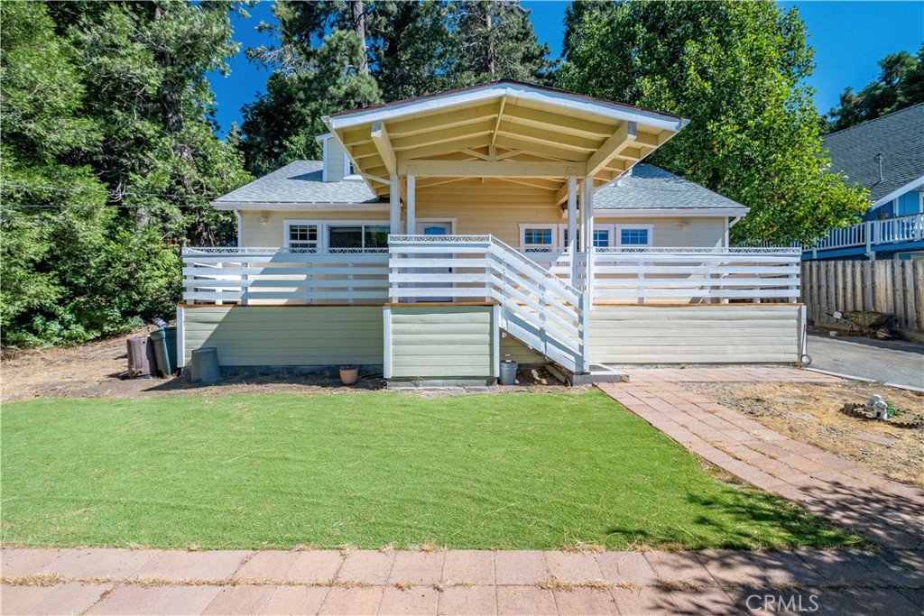 This remarkable home truly has it all, boasting breathtaking views of nature that stretch endlessly.
The interior features an updated kitchen, newly installed flooring within the last four years, and a freshly painted living space. The updated porch offers a perfect spot to enjoy the surroundings.
The expansive lot is ideal for family gatherings, with ample space for parking or potential expansion. From this property, you can enjoy stunning panoramic views of San Bernardino County, and on a clear day, even glimpse Los Angeles County.
Don't miss this unique opportunity to own a one-of-a-kind home.