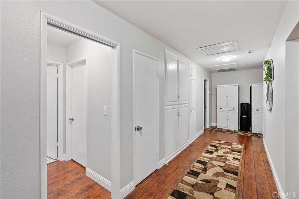 530 N Sycamore Drive