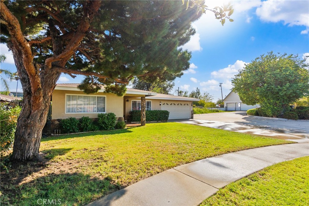 530 N Sycamore Drive