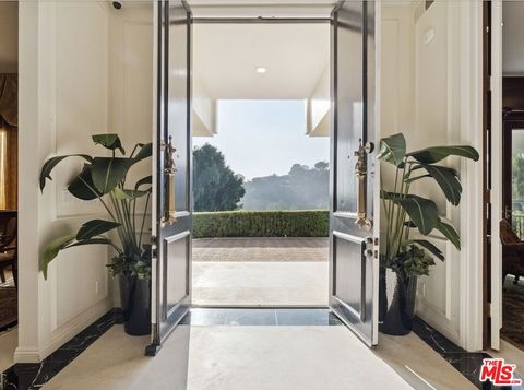 10825 Chalon Road Los Angeles CA 90077