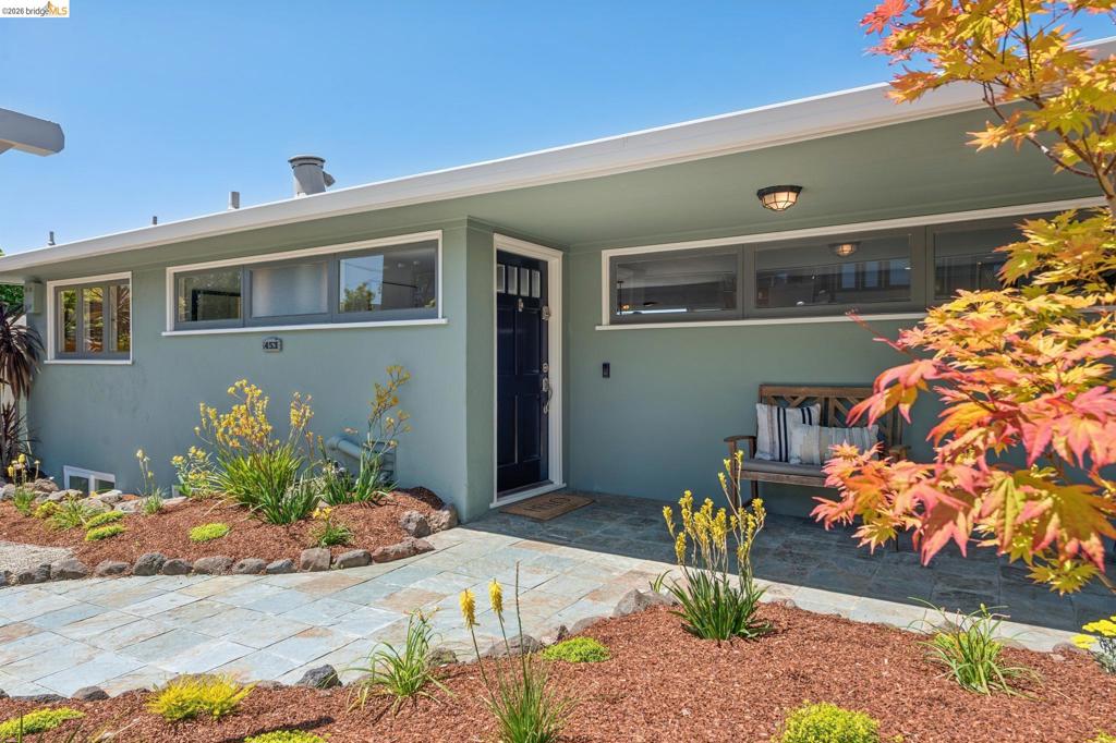 453 Scenic Ave