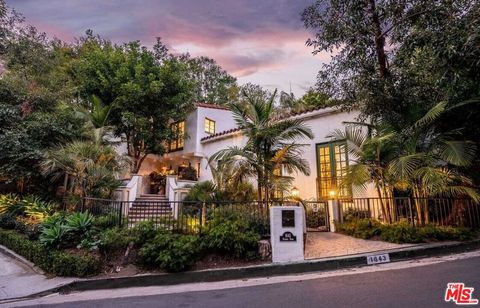 Photo of 1643 Queens Road, Los Angeles, CA 90069 (MLS # 25614441)