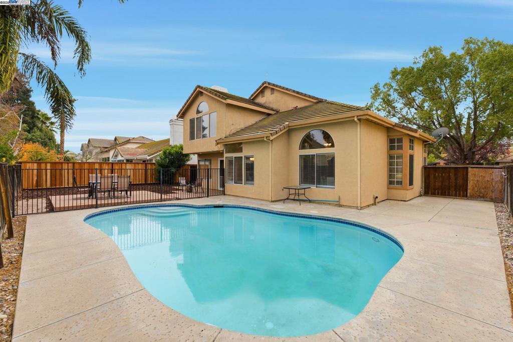 CENTRAL TRACY - Residential