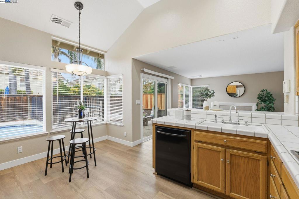 CENTRAL TRACY - Residential