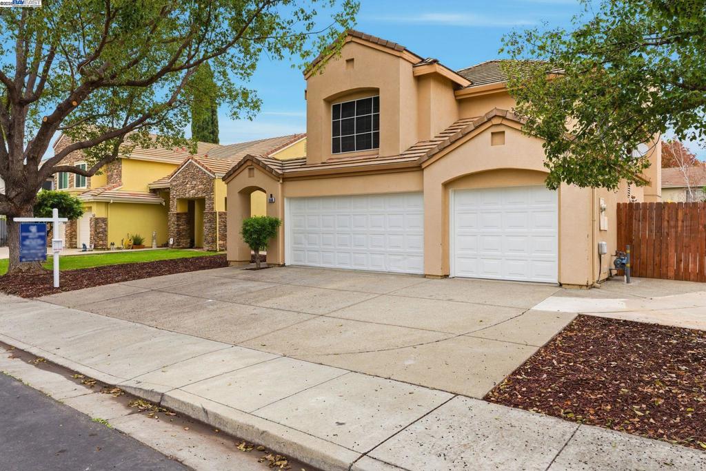 CENTRAL TRACY - Residential