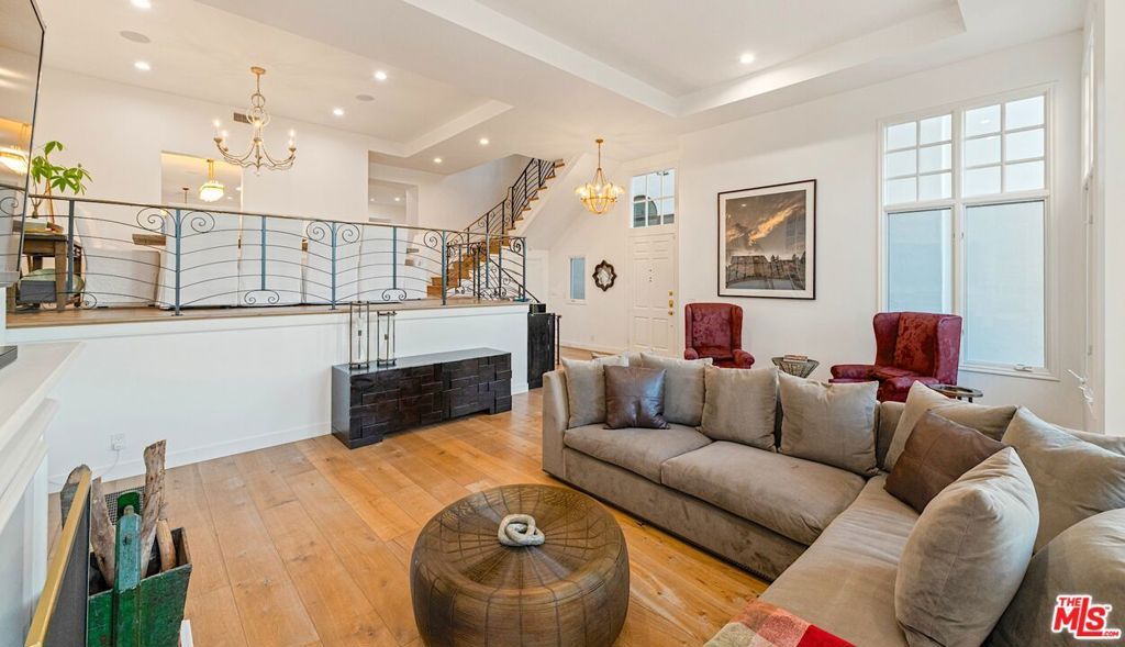 Photo of 131 Roma Court, Marina Del Rey, CA 90292 (MLS # 26644035)