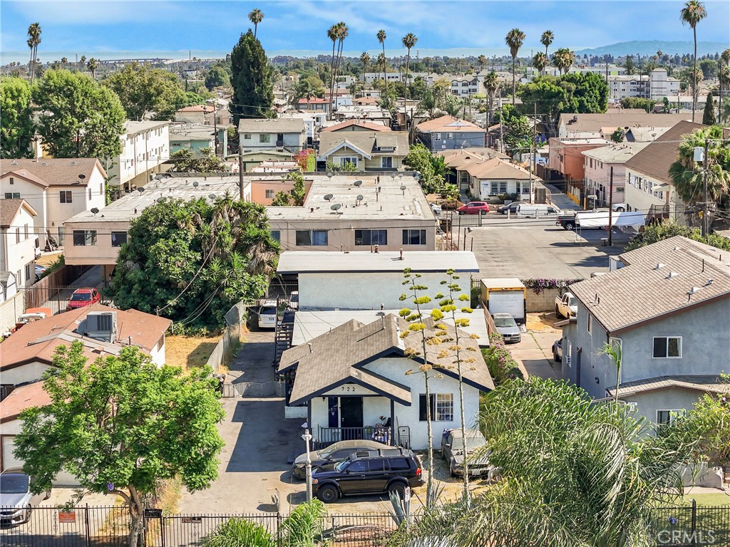 722 W 79th St is a value-add 4-unit apartment building located in the heart of a rapidly growing pocket of Los Angeles. The property offers an ideal unit mix of four (4) 2-Bed/1-Bath units with over 130% rental upside. Aggressively priced at $230/SF, many comparable 4-plexes in the area are trading above $350/SF post-renovation. An investor has the potential to reposition the asset and exit at a valuation north of $1.1M. This property also works well as a-long term hold, with a pro forma cap rate of 12.02% based on conservative market rents. Sitting on a 7,056 SF lot, the oversized 3,226 SF building offers ample space and potential for value creation. Located just minutes from USC, Downtown LA, Exposition Park, BMO Stadium, the Arts District, Lucas Museum, LA Live, and more, 722 W 79th St stands to benefit from the billions of dollars in development transforming the surrounding area.