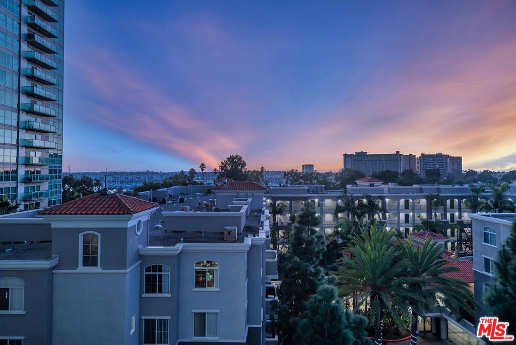 13700 Marina Pointe Drive 617
