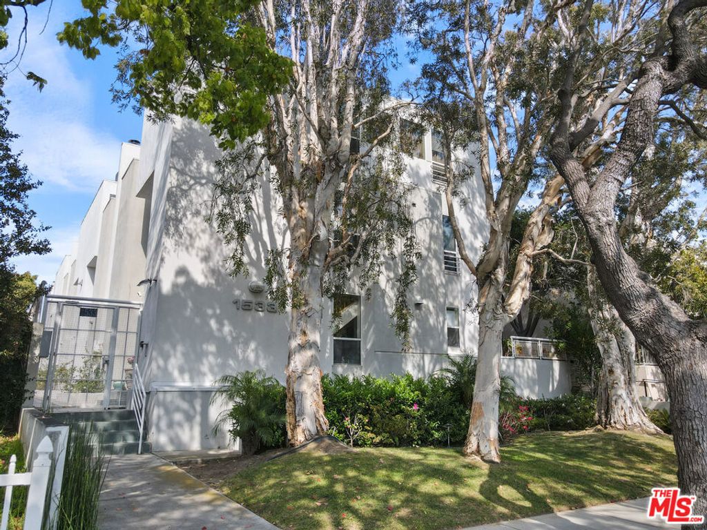 Photo of 1533 18th Street #5, Santa Monica, CA 90404 (MLS # 26636571)