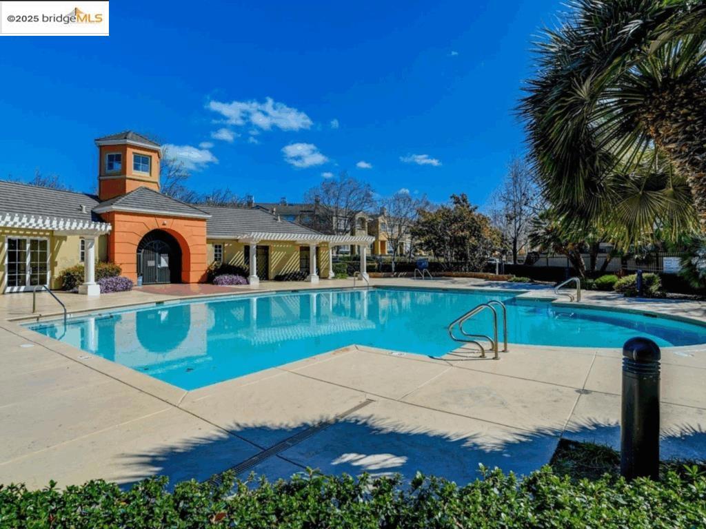 LIBERTY COMMONS - Residential