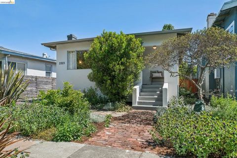 Photo of 2323 Browning St St, Berkeley, CA 94702 (MLS # 41131398)