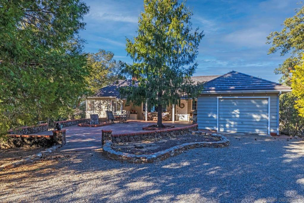 3306 Oak Grove