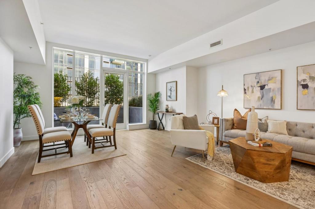 188 W Saint James Street 10313